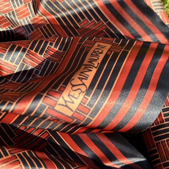 Stunning Authentic YSL Umbrella 🌂 - Picture 11 of 16